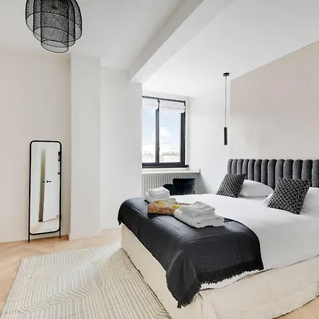 Cosy 2br-6p Champs Elysees