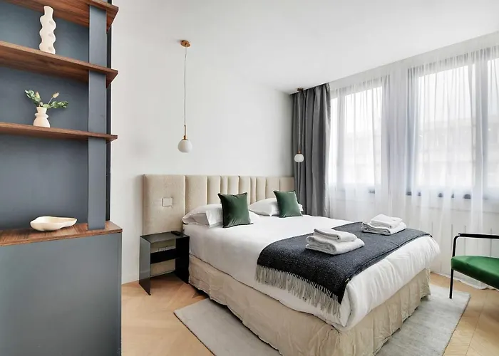 Cosy 2br-6p Champs Elysees